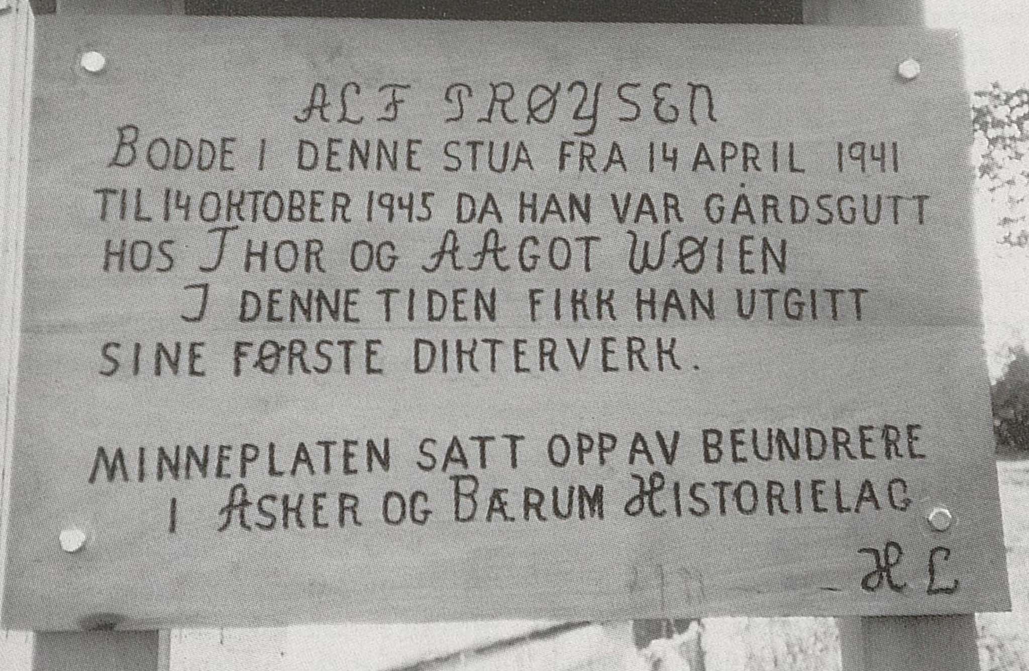 Minnetavlen over Alf Prøysens opphold på Vøyen gård.