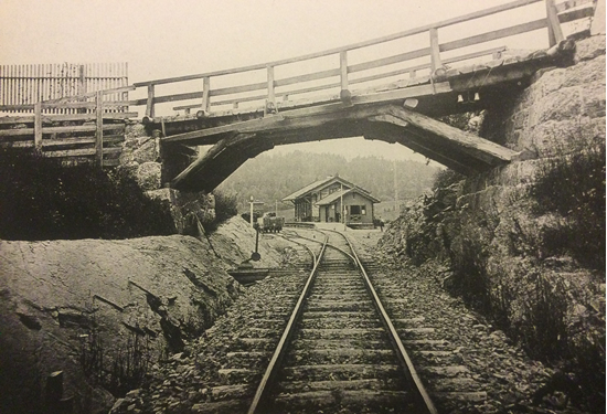 Hanevoldbrua og Asker stasjon 1875