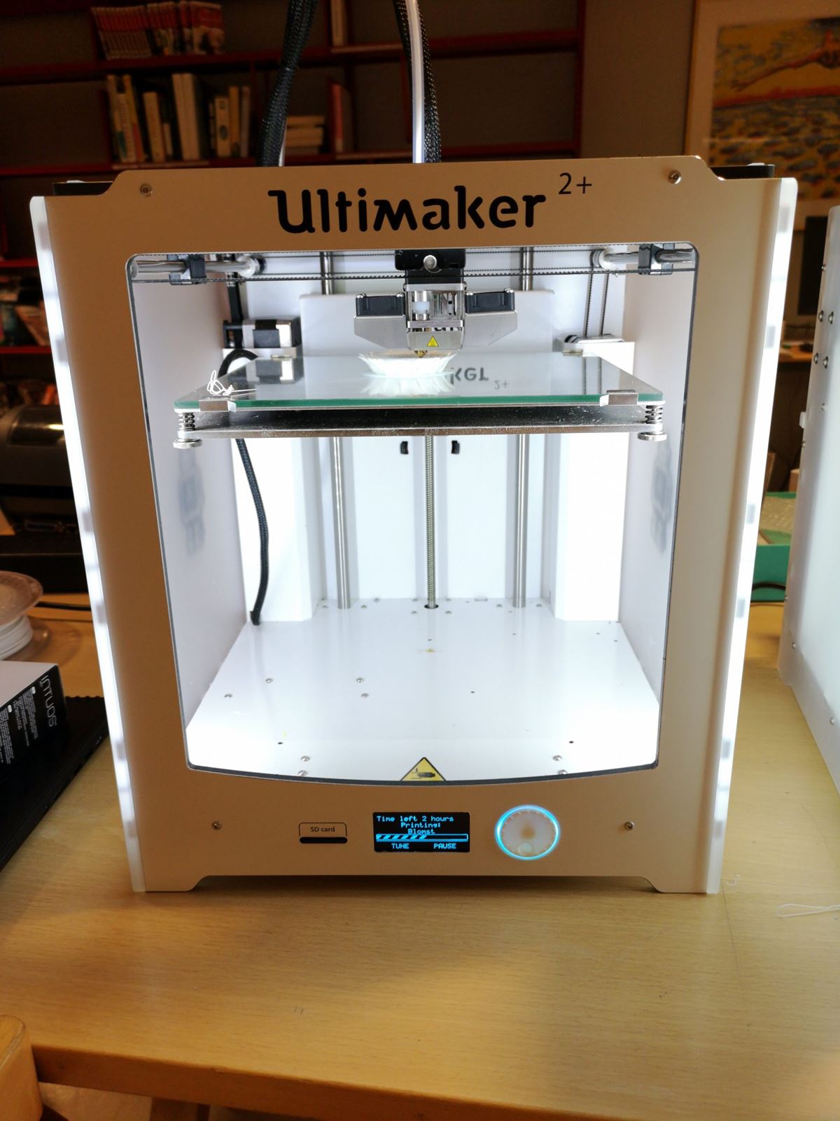 Sikker Guinness Lee 3D-printer Ultimaker 2+ | Askerbibliotekene